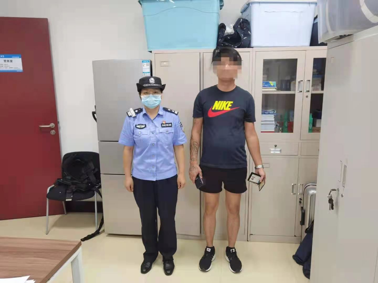 男子警觉性高,结果错把警察当骗子