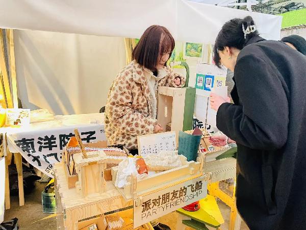 把促消费和惠民生有机结合起来