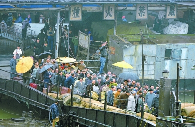 大批难民逃离武汉