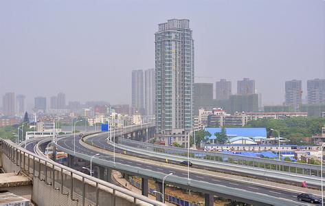 雄楚高架一期预计8月通车 驾车4分钟可到关山大道