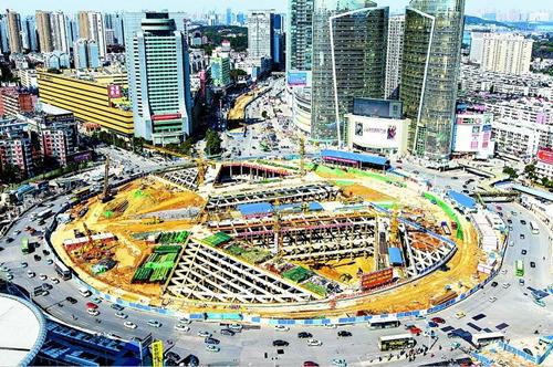 武汉光谷广场综合体施工一年初具大模样