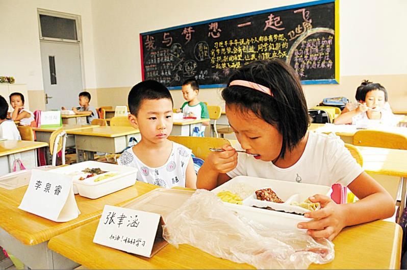 小学生筷子使用率不敌幼儿园大班 拒而远之不