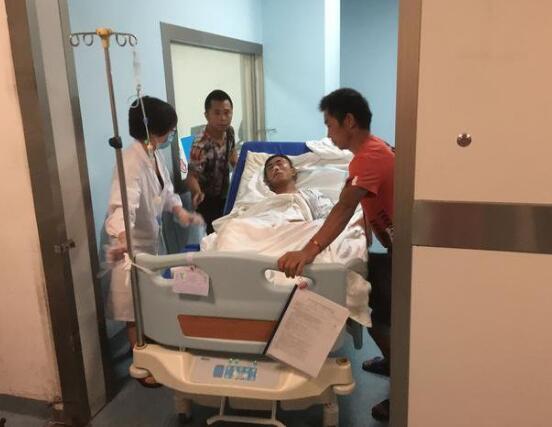 卖瓜男武汉街头身中数刀 疑似遭遇行业恶意竞争