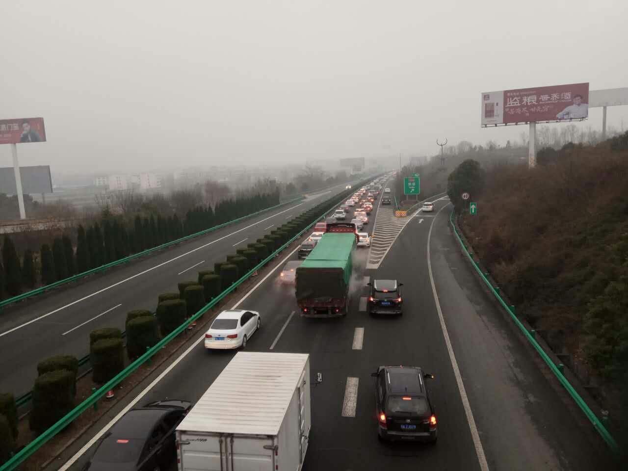 汉宜高速仙桃段拥堵成常态缓解预计要到正月十八后