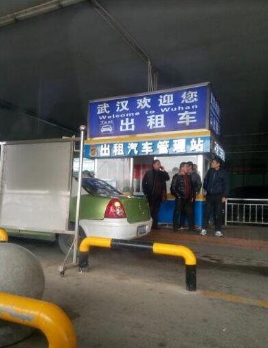 天河机场出租车乱象：不打表还被强制要求拼车