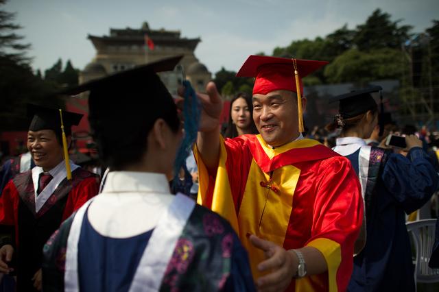 送走就任后第一届毕业生，武大校长毕业典礼上的讲话令人振聋发聩