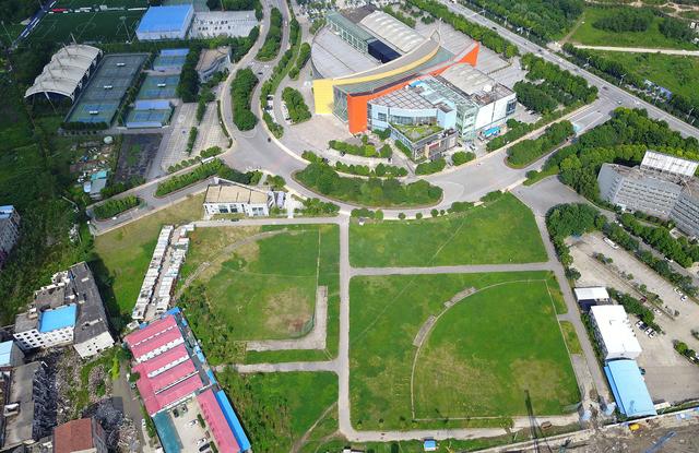 网民建议塔子湖体育中心铺塑胶跑道,整体规划已进入设计阶段