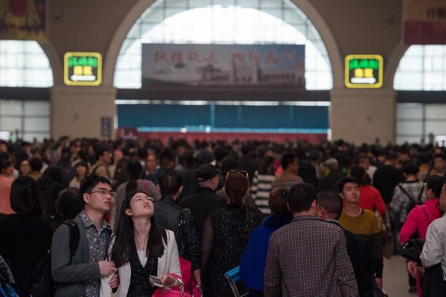 “十一”武汉预计423万人次出行，去这些地方的火车票已卖光