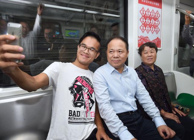 武汉市长检查地铁建设运营：更好地方便市民出行