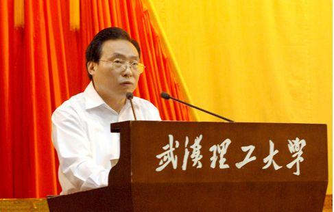 理工大校长张清杰科研没有捷径要敢于坐冷板凳
