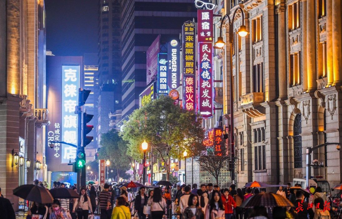 武汉巨变让市民“三感”爆棚，百余家书讲述改革开放40年暖心故事