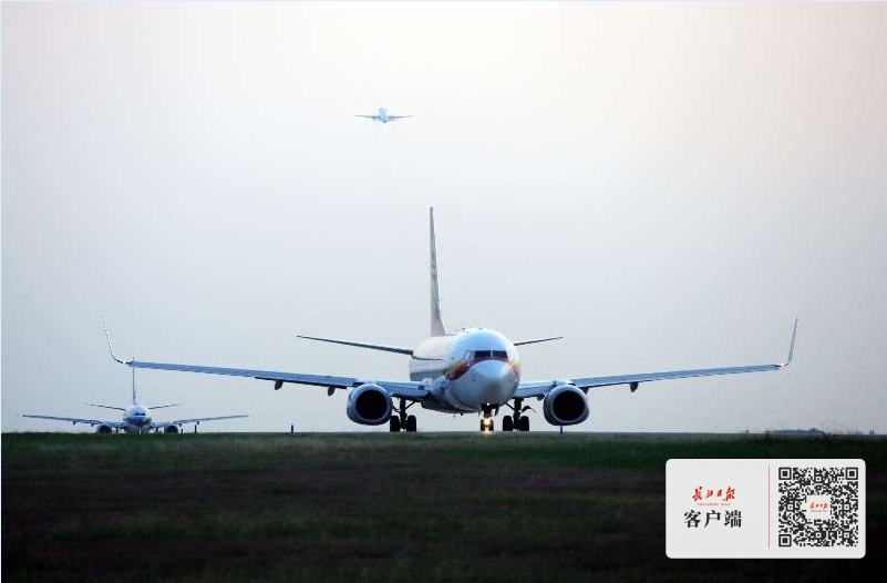 武汉中心气象台发布大雾橙色预警,天河机场航