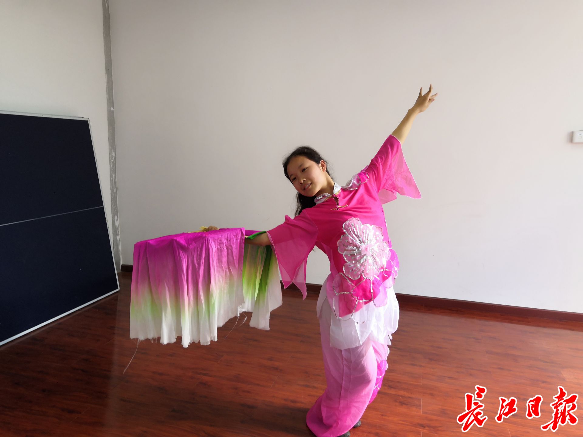 感动，一个人的“专属舞蹈室”！这个学校的举动好暖心