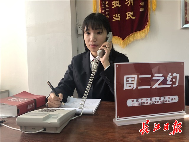 借亲戚名义买房，自己保管房产证，但房子还是被偷偷卖了