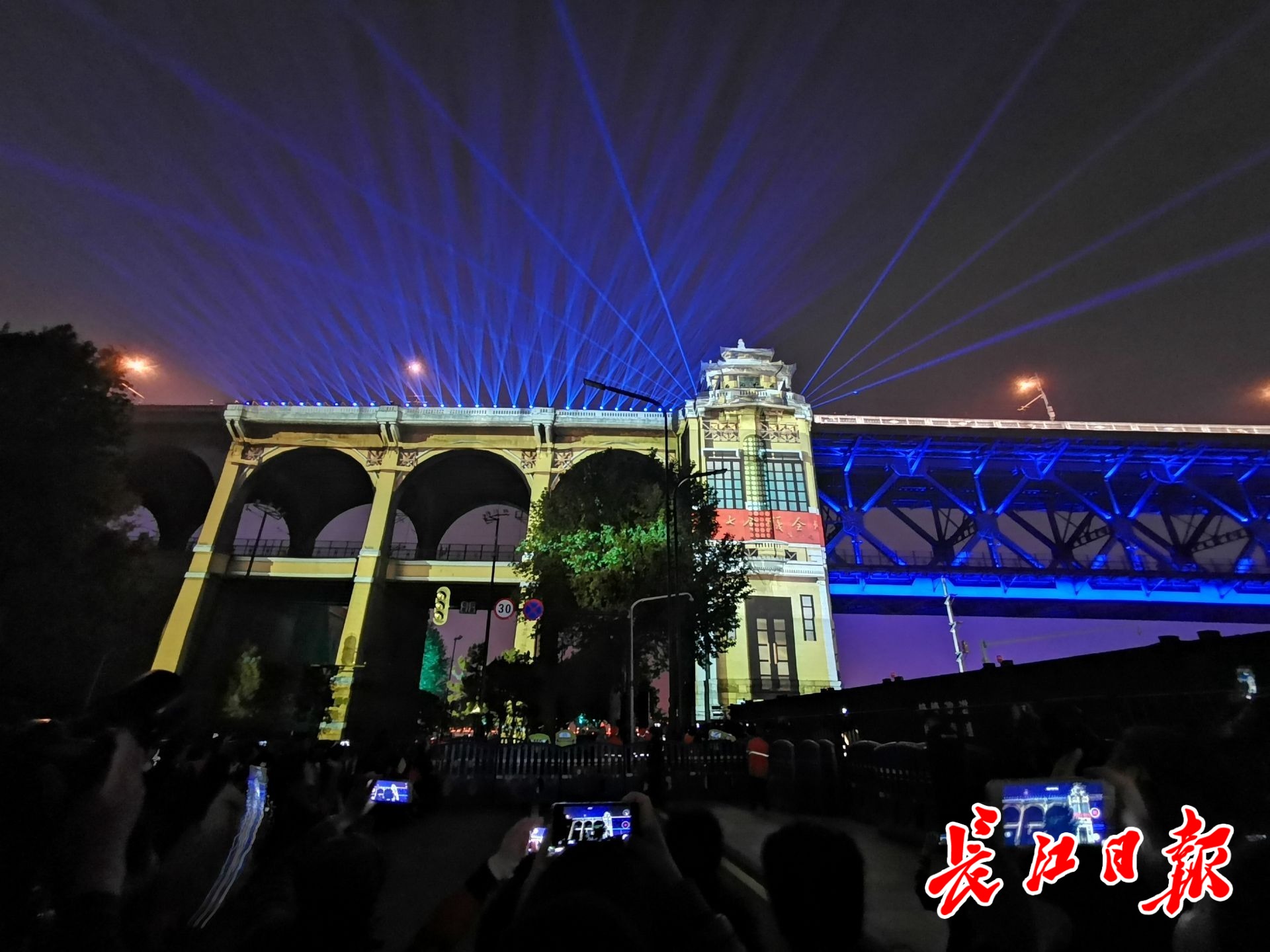 龟山蛇山亮起来，灯具穿“隐形衣”白天不影响景观