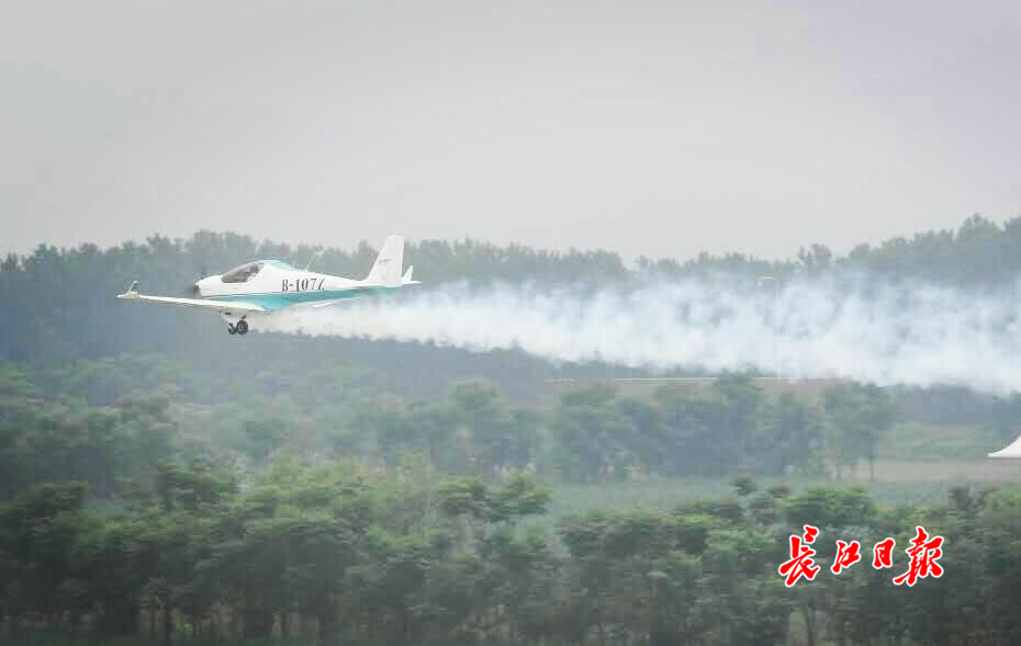 卓尔挑战者惊艳亮相飞行者大会，燃爆了天空