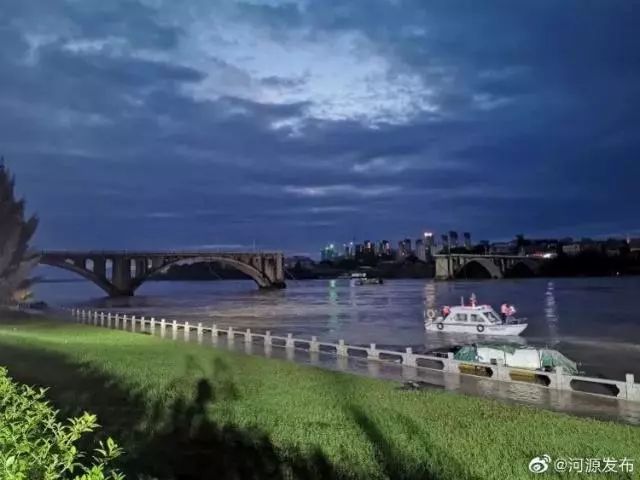 广东河源东江大桥垮塌