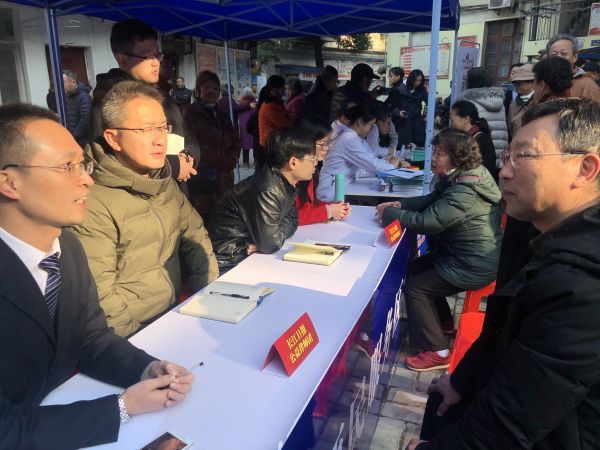 进社区现场传来民生好消息，江汉区将新建一批中小学