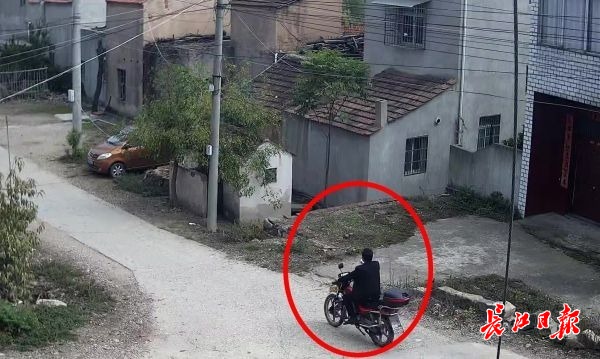 男子一天之内连偷8家，民警怒了：不抓到你就不休假！