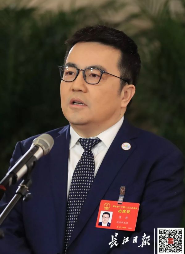 湖北省两会“代表通道”首次开启!看他们讲了什么?