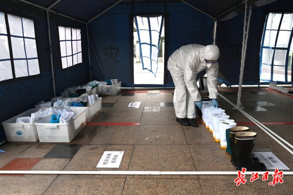 高质量给援汉医疗队提供保洁供职