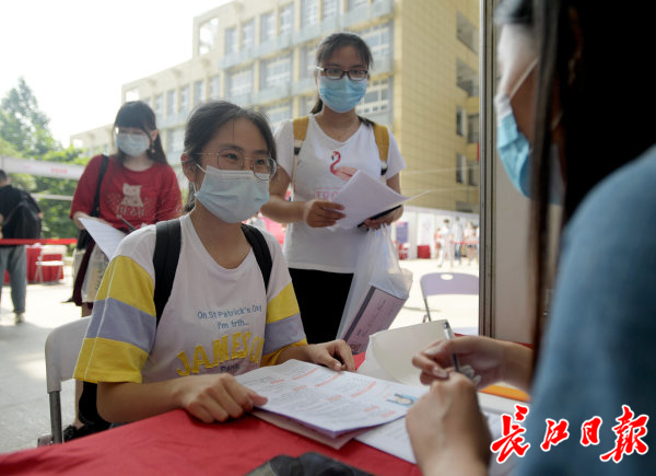 招聘纺织工_涨工资 加福利,新年招工这些纺织工厂放 大招