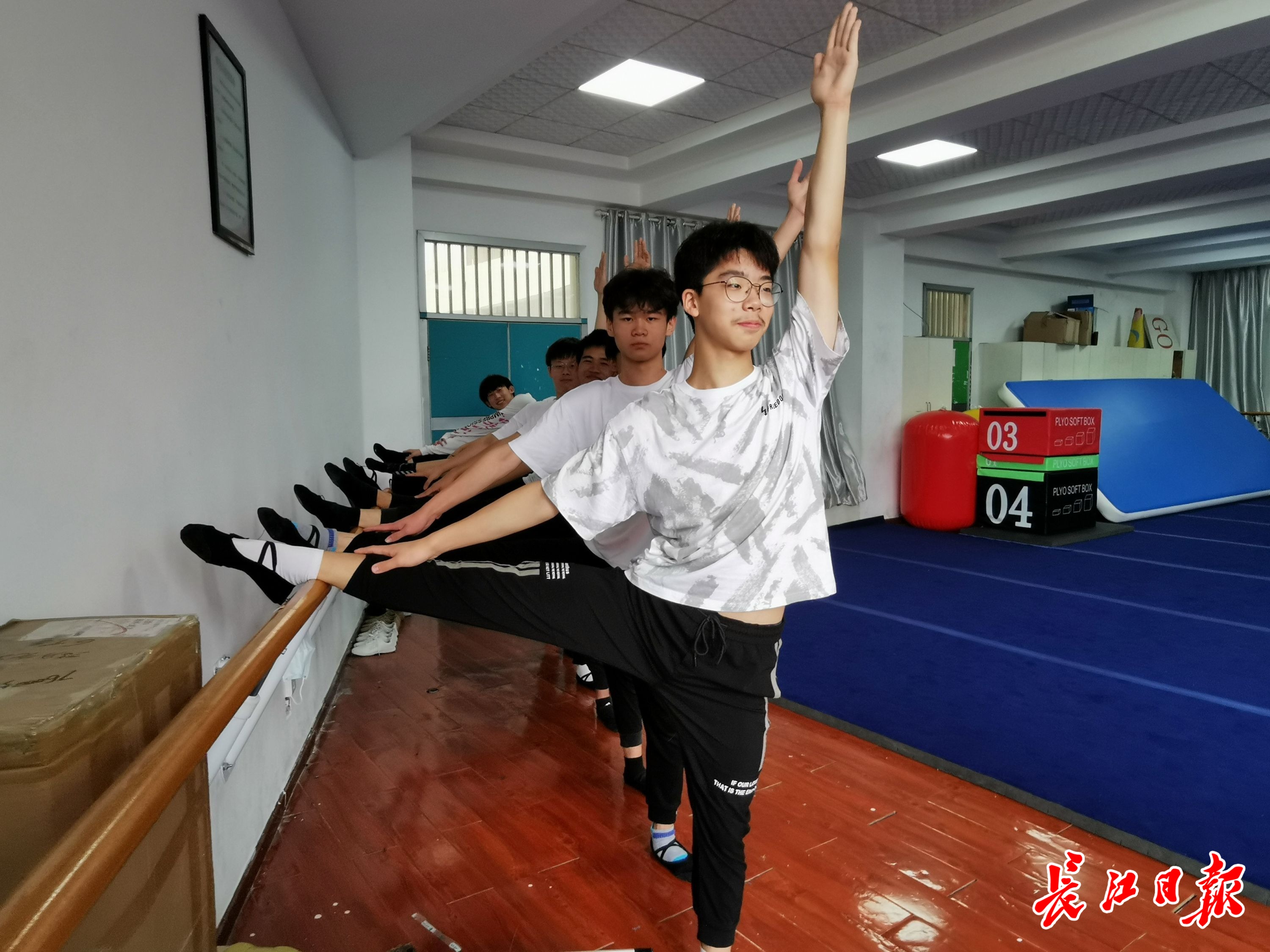我校健美操队荣获“2019年上海市啦啦操公开赛”一等奖