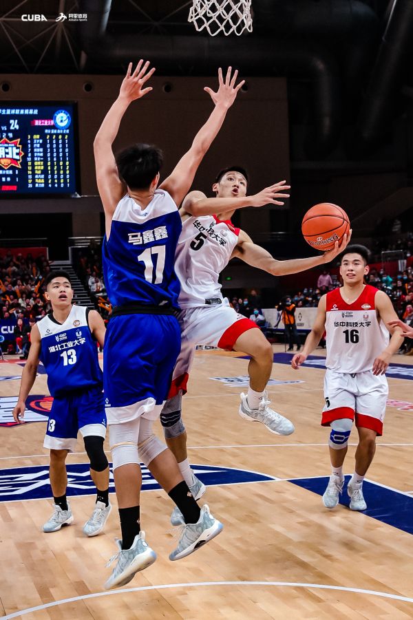中国大学生篮球联赛在汉启动，揭幕战华科大力克湖工大