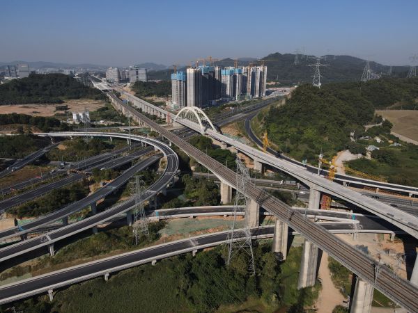 在汉央企参建,深圳外环高速公路深圳段今日通车