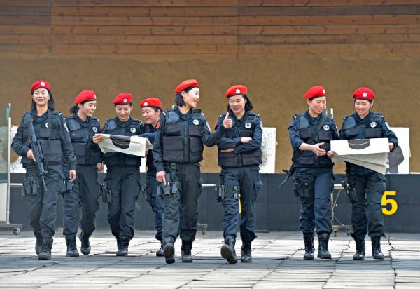 铿锵玫瑰警营绽放，一批女警喜获荣誉称号