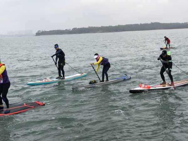 创造历史，百名湖北人划桨板横渡琼州海峡