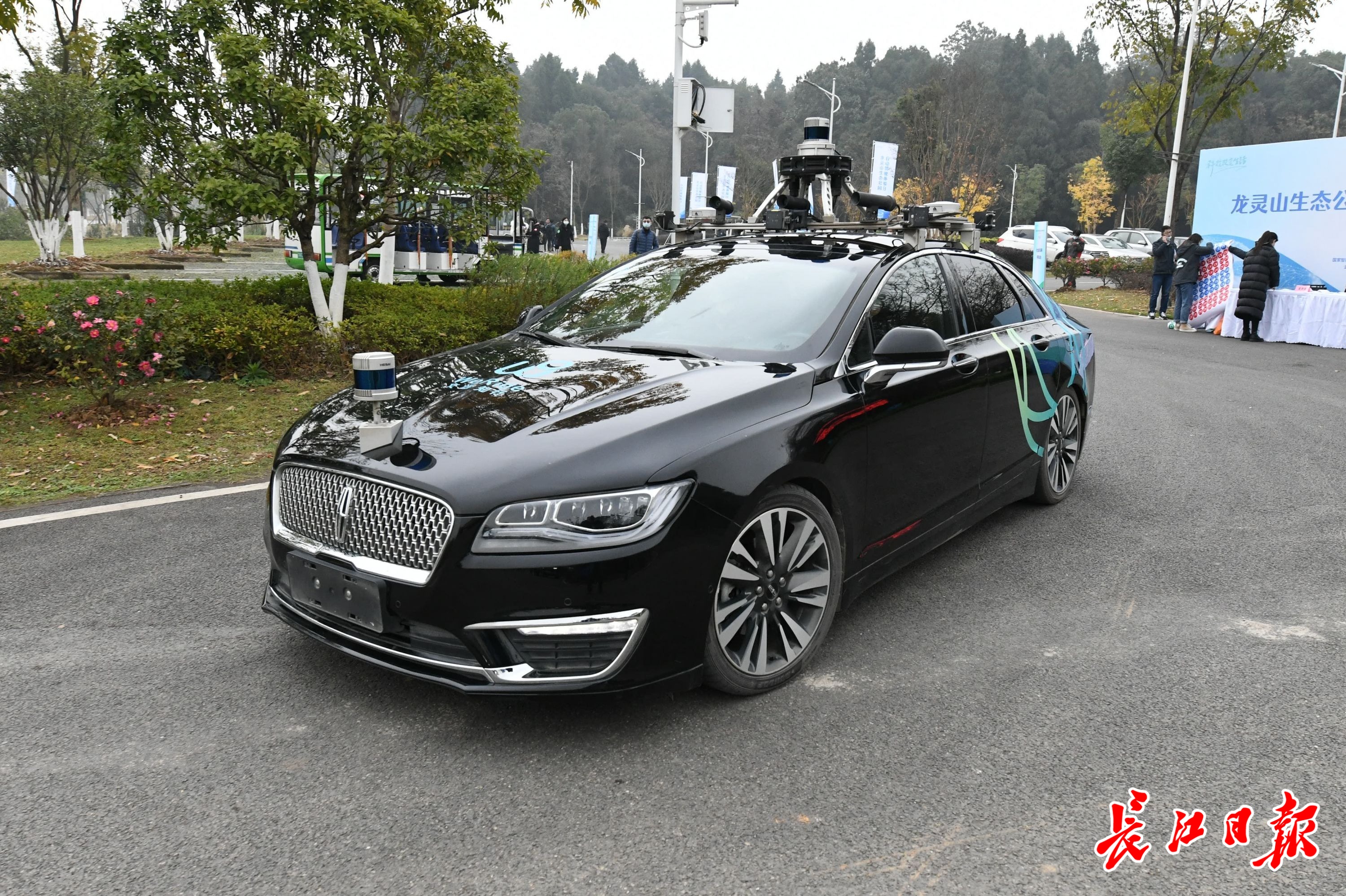 自动驾驶出租车已在武汉上路，年内这里还要再增100辆