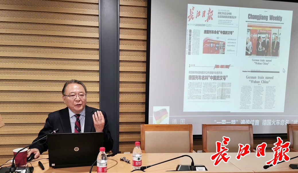 纵横70余国讲好中国故事，长江日报高级记者余熙在北外演讲受好评