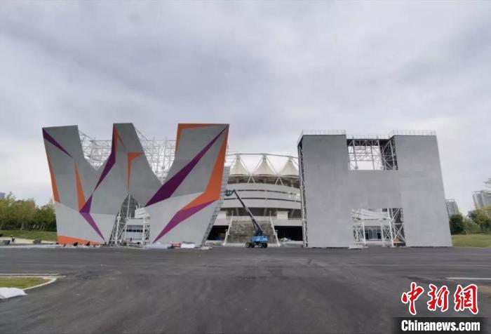 中新网：从军运举办地到全民健身场所，武汉体育中心实现蝶变 | 央媒看武汉