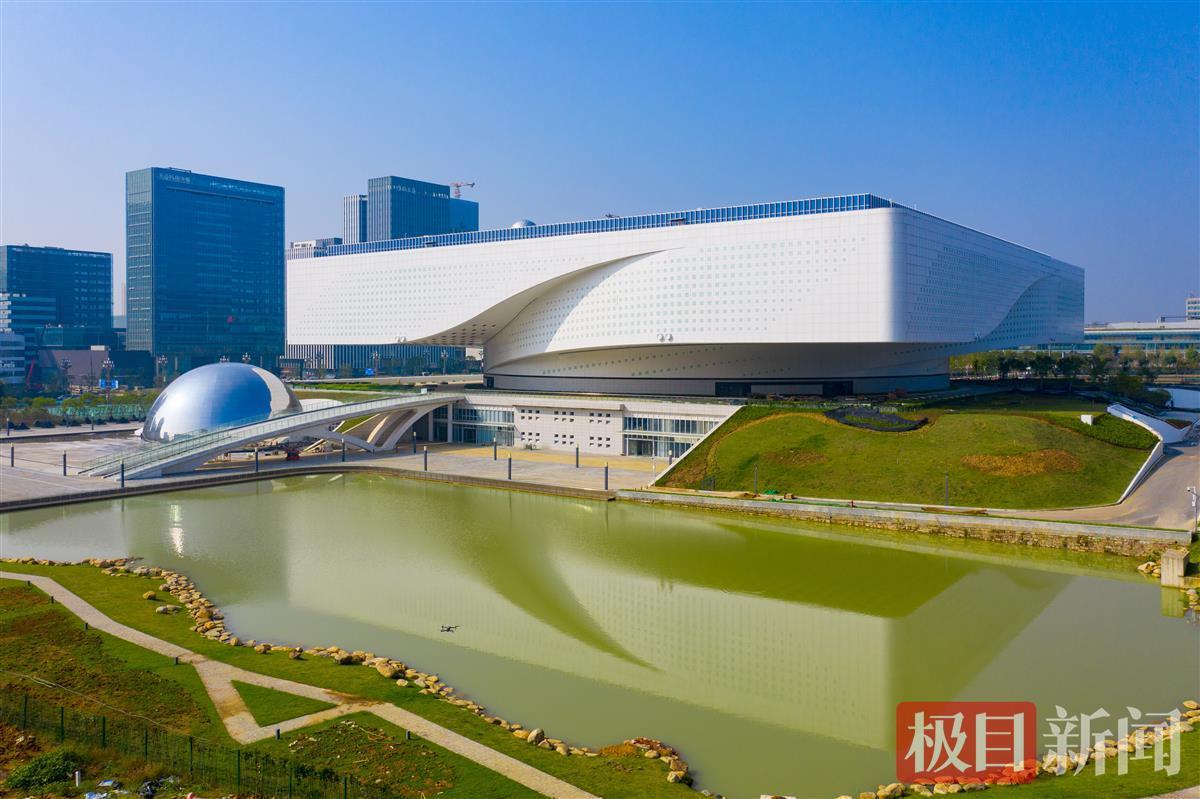 湖北省科技馆新馆工程主体完工，“天圆地方”造型成光谷新地标