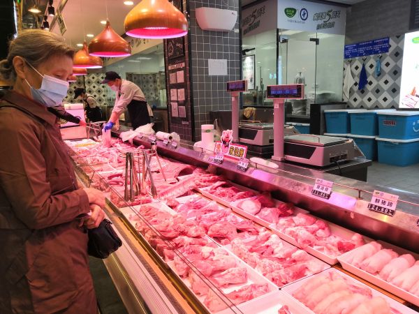 鱼和蟹都在跌价，菜和肉都在稳供