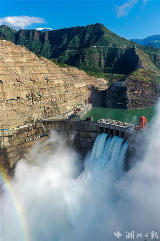 白鹤滩水电站创造六项世界第一 “湖北建造”再攀水电高峰
