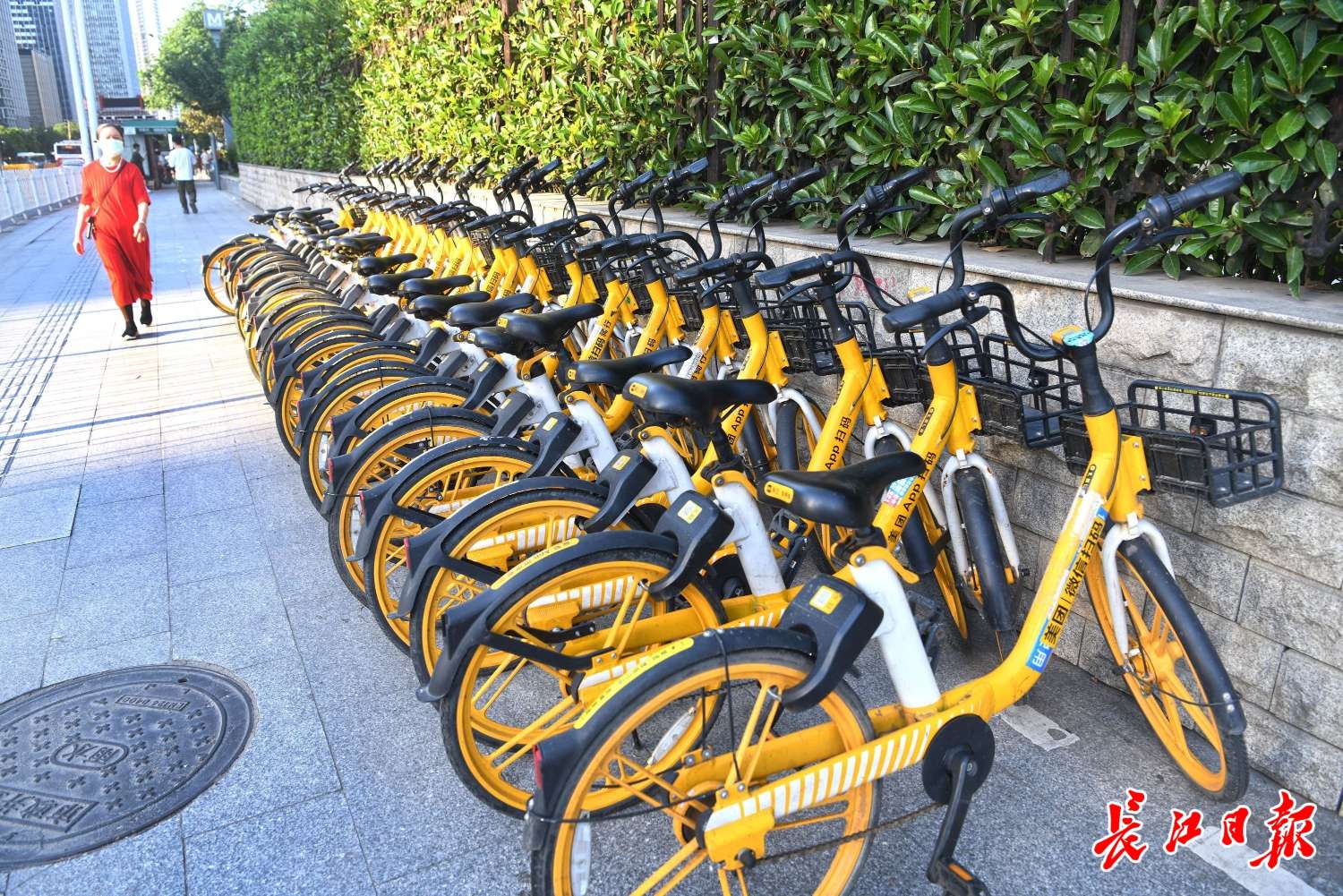 武汉划定近200个共享单车禁停区乱停乱放或暂停7天骑行