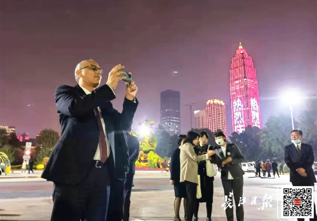 早安武汉︱昨晚，这段跨国友谊在武汉“刷屏”