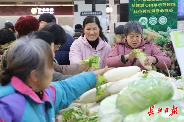 白菜萝卜3毛8一斤，武汉这50个门店今起供应“半价蔬菜”3天
