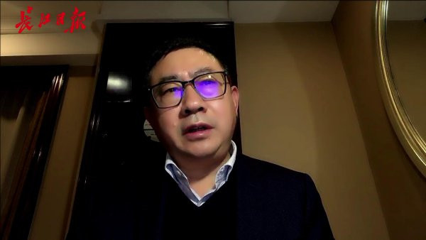 异地同屏对话,省政协委员与主播“云”畅谈营商环境,长江日报推出2021湖北省两会“云端会客厅”