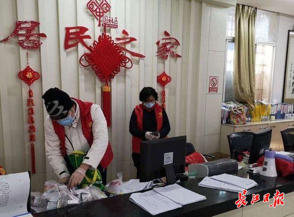 在老社区当了1个星期“购药专员”,下沉党员总结出千字“购药指南”