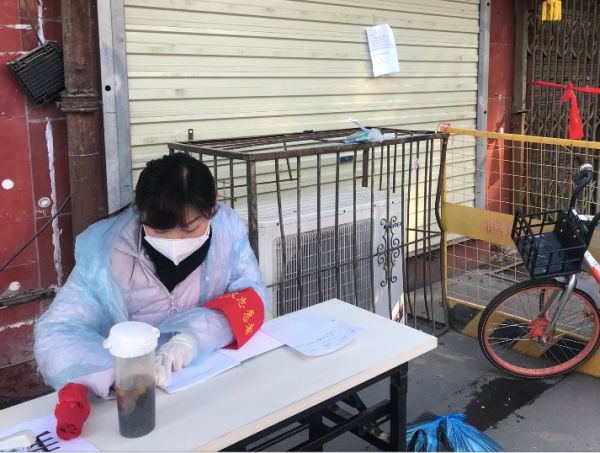 下沉党员留意收集各类号码,建了个社区问询“号码百事通”