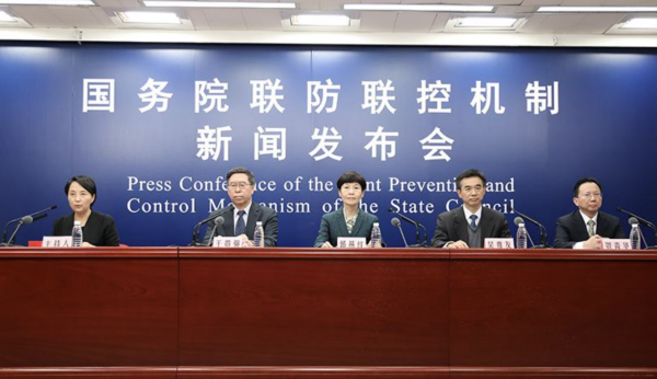 疫情之下出门是否必须戴手套?过安检摘口罩会不会被传染?中国疾控中心专家回应