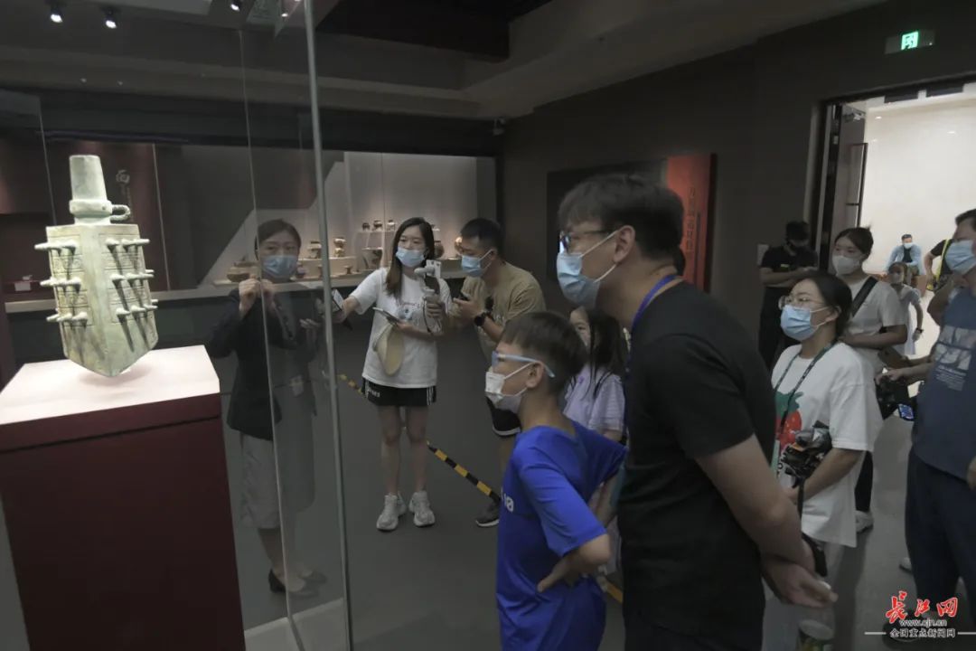 夜探湖北省博物馆：八百年楚国文化惊采绝艳