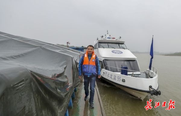 可疑船只一旦被发现跑不脱,记者直击“清江行动”