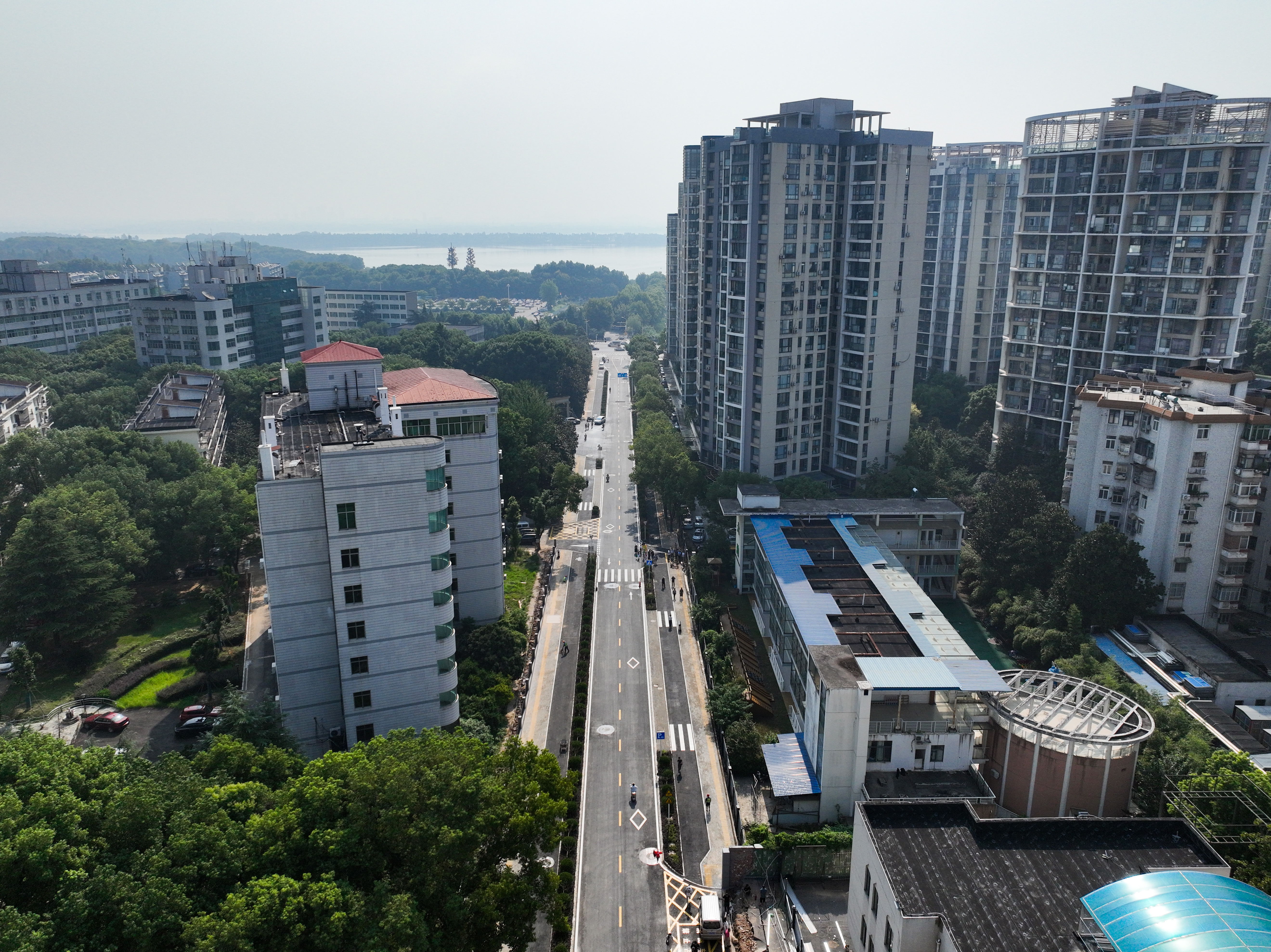 新华视点：硬核收官！武汉去年完工15条重点道路、123条微循环