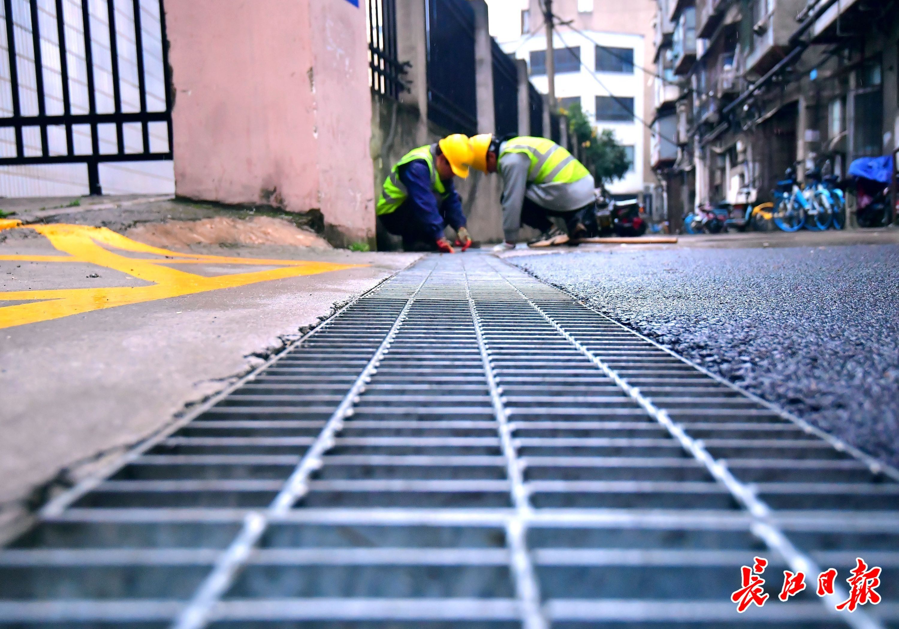 环球视讯|因地制宜为雨水开辟一条专用道 小区易积水点整治后居民“下雨不再揪心”