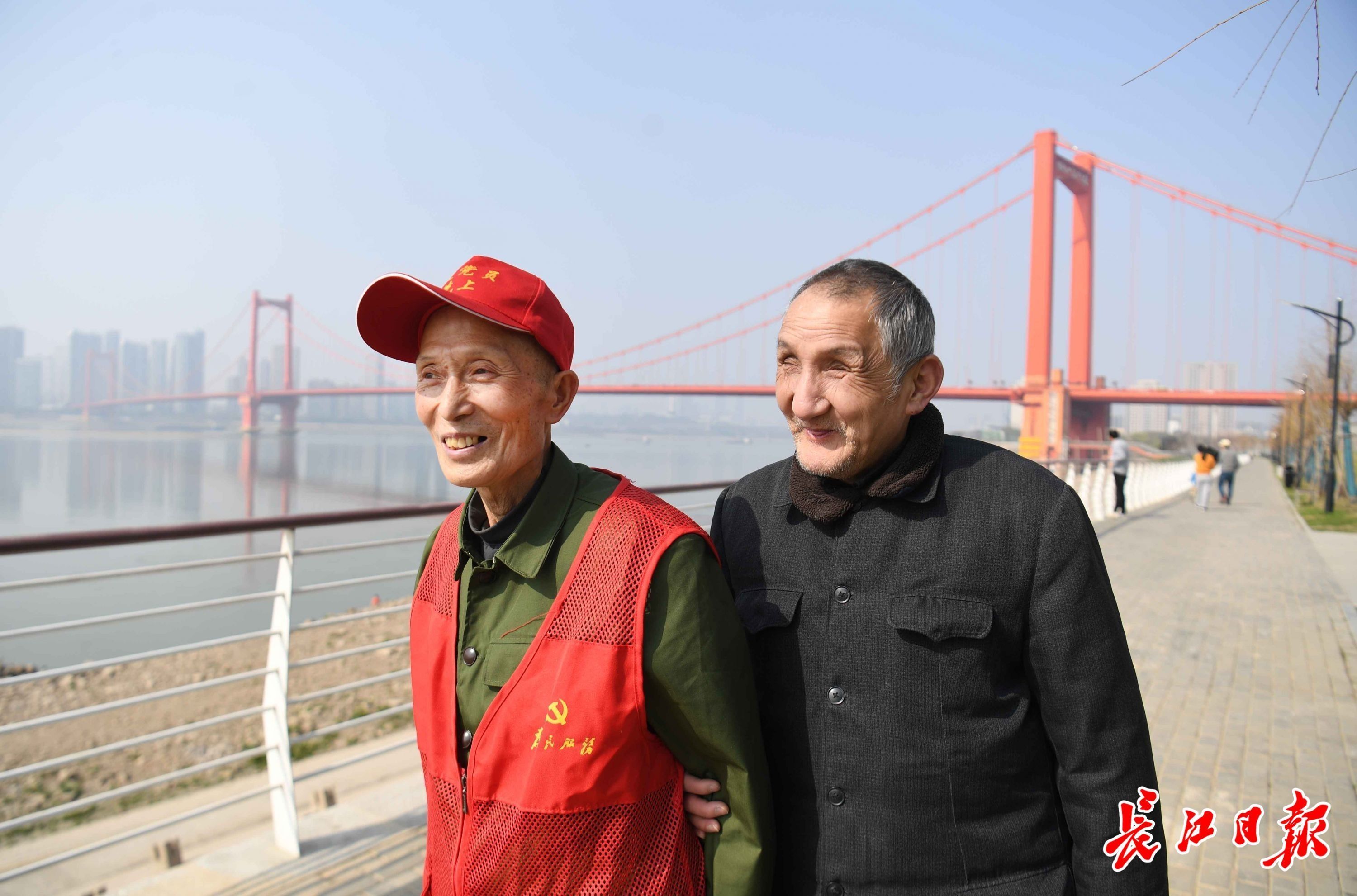 义务照顾盲人工友38年，熊昌金荣登一季度“中国好人榜”
