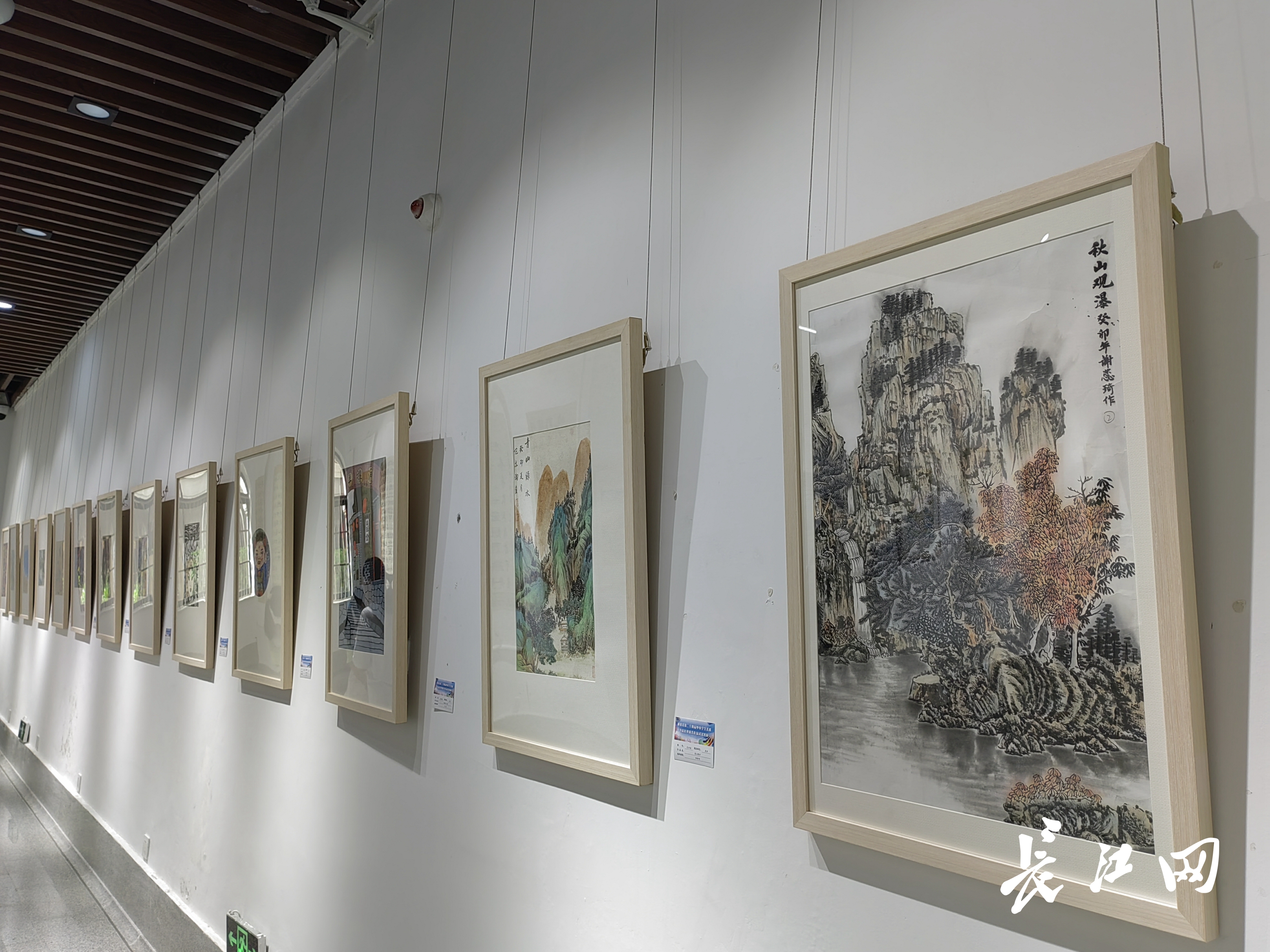 天博体育官方平台百余件书画作品点亮“美育”童年湖北省第二十四届中小学生美术书法比(图3)